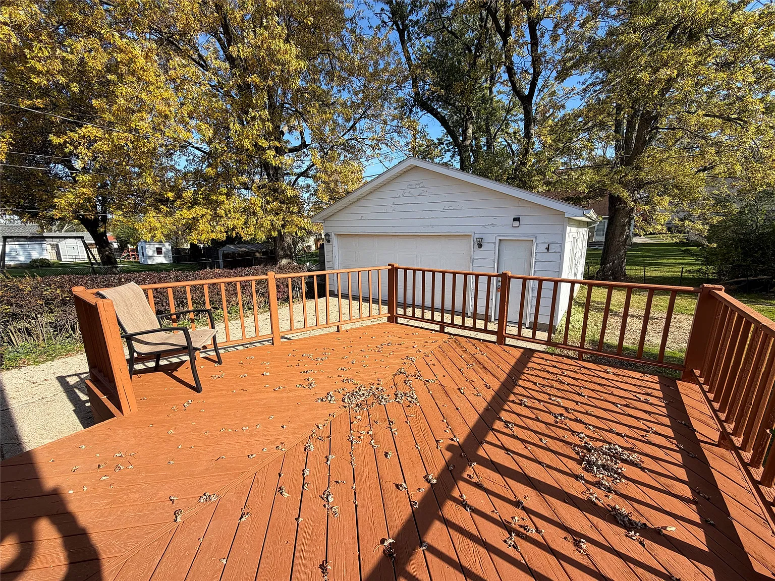 4 bed, 1.0 bath, 1410 sqft, $1,550 — Photo 2