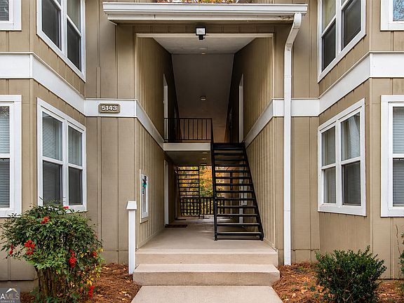 2nd image of 5143 Roswell Rd Unit 8