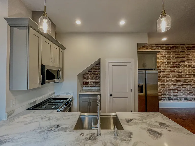 1427 Esplanade Ave #104 — Photo 3