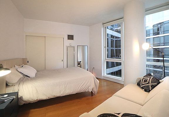 5th image of 200 Chambers St APT 4U