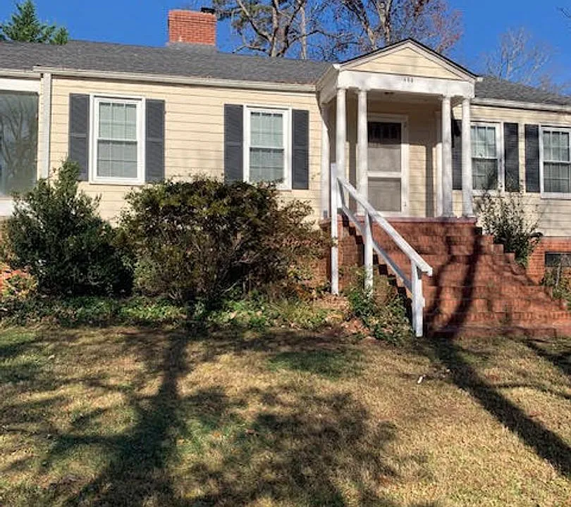 444 E Park Dr