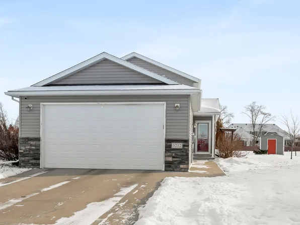 3212 62nd Ave S, Fargo, ND 58104