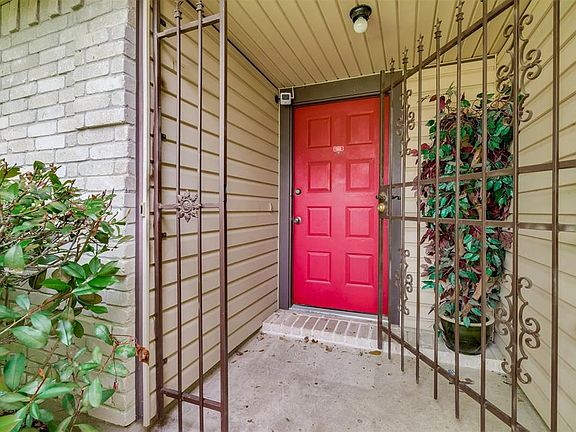 2nd image of 1903 Summer Place Dr