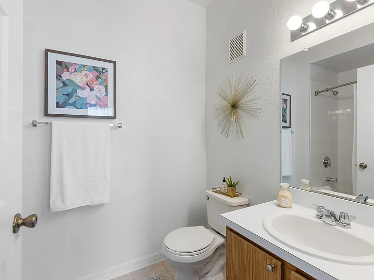 Woodmere Apartments Of Venice — Photo 9