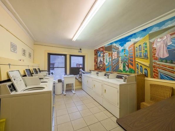 1164 N Dearborn St #413