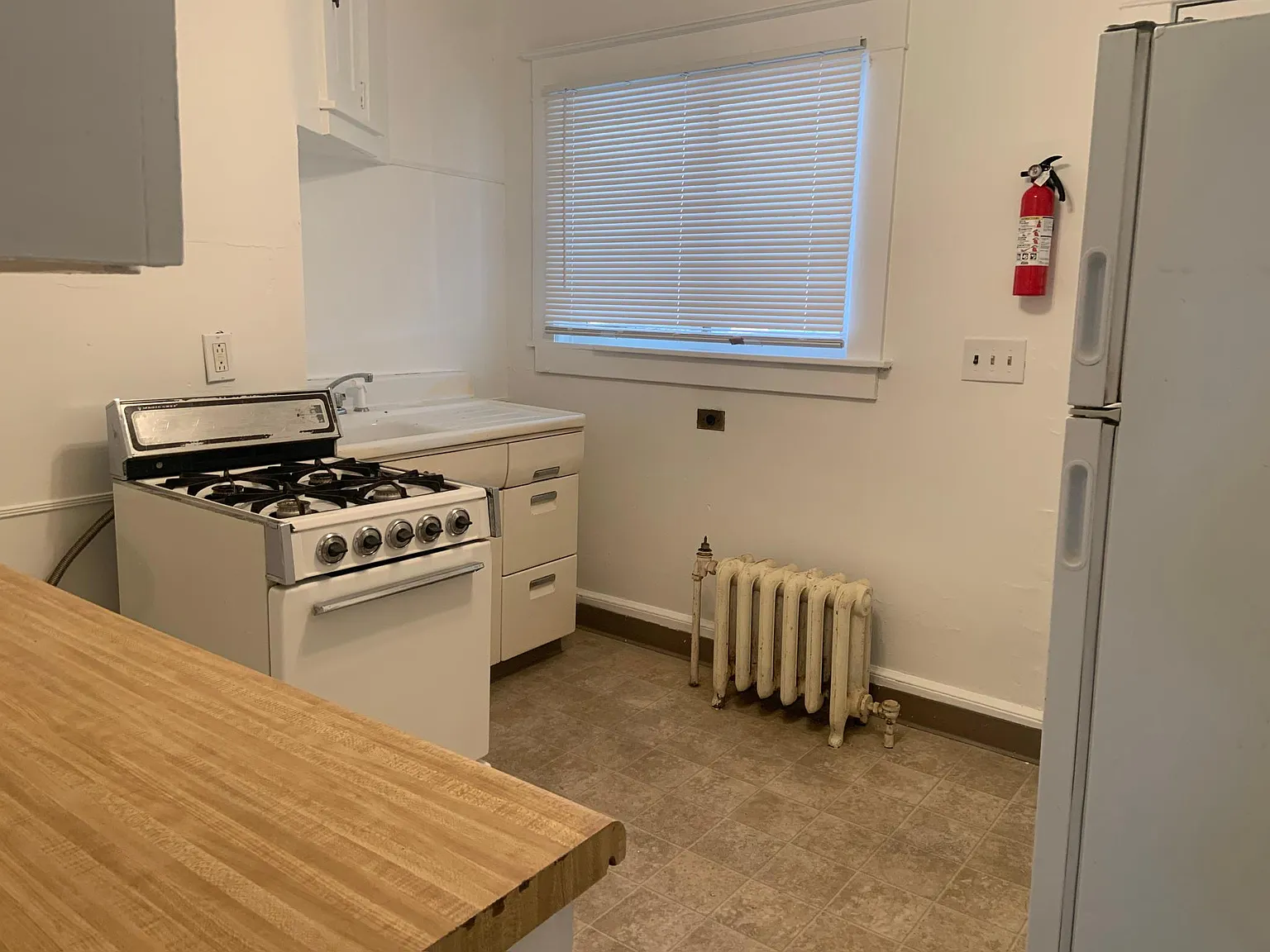2 bed, $1,690 — Photo 2
