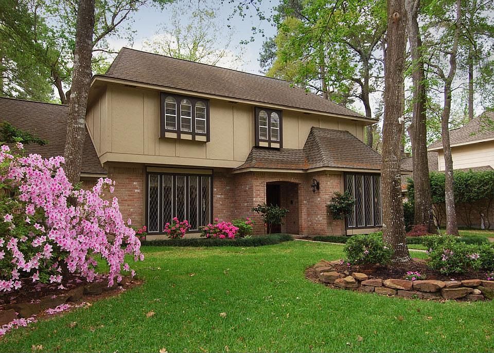 2nd image of 2402 Silver Falls Dr