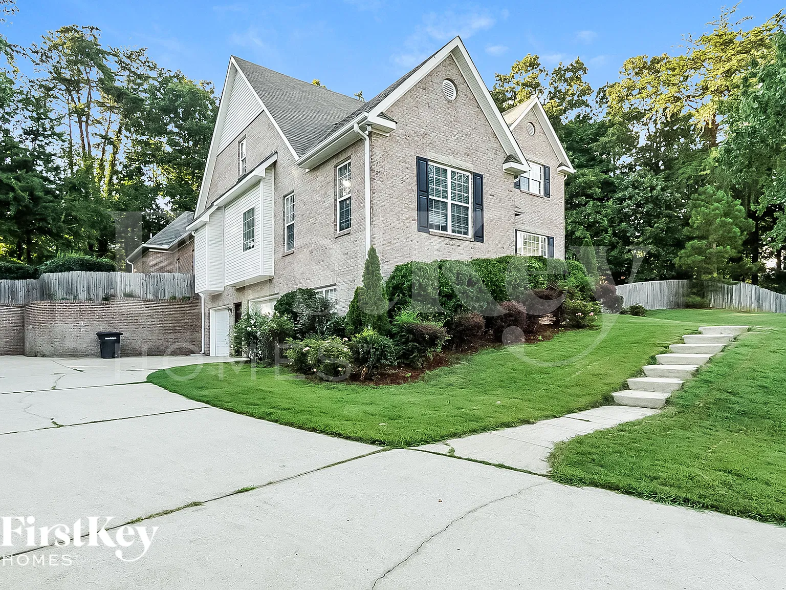 5 bed, 5.0 bath, 3661 sqft, $4,495 — Photo 3
