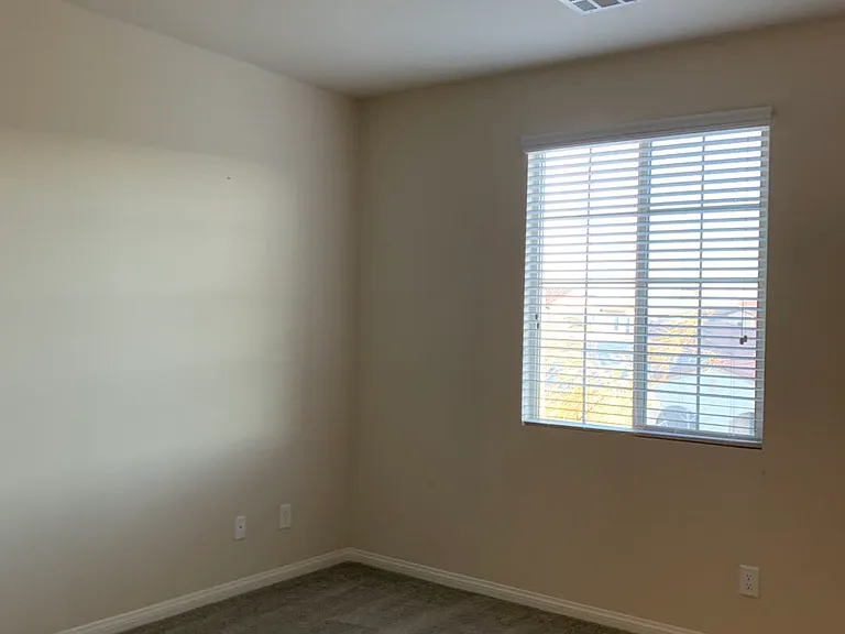 933 Kimbark Ave — Photo 17