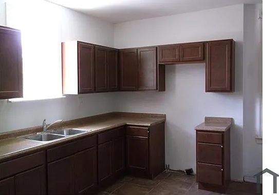 4 bed, 1500 sqft, $1,650 — Photo 2