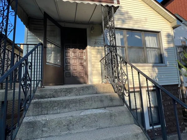 3039 S Quinn St, Chicago, IL 60608