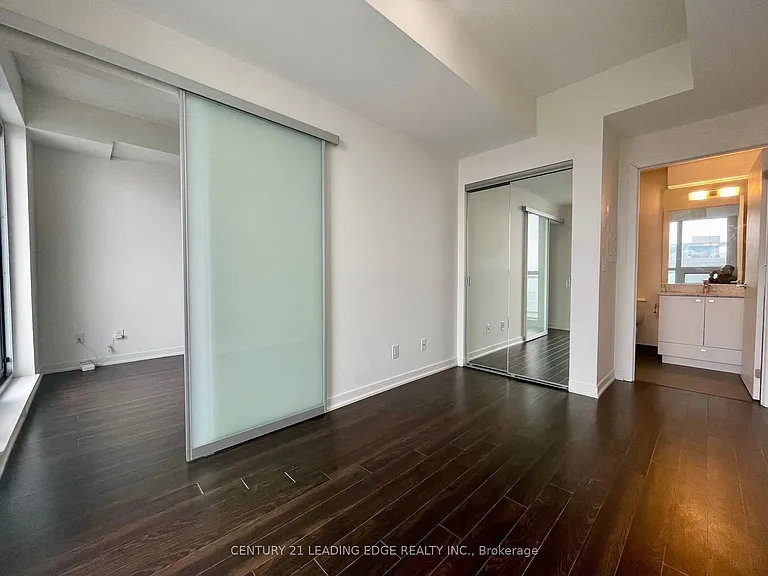 51 E Liberty St #2201 — Photo 7