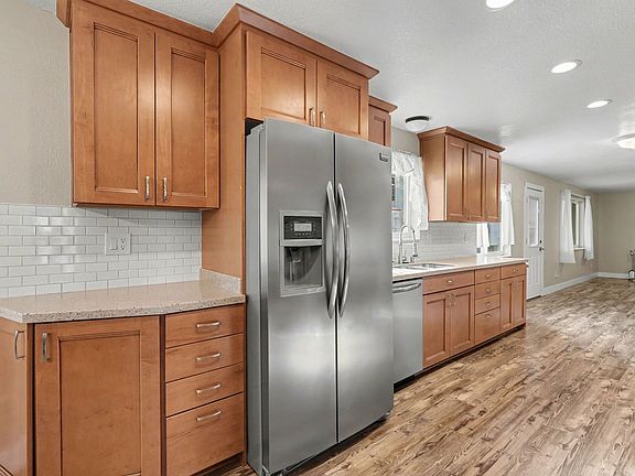 3rd image of 5660 W 111th Ave