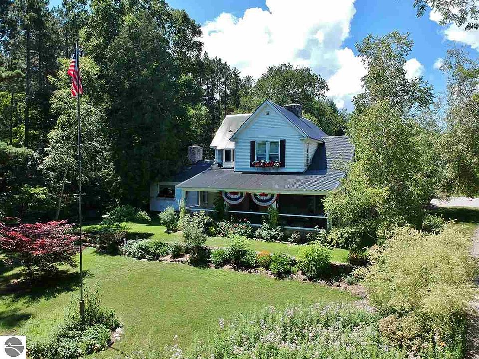 4751 N Panoramic Dr, Omena, MI 49674 Zillow