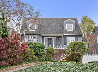 1887 Trestle Glen Rd, Oakland, CA 94610