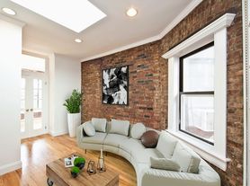 15 Essex St