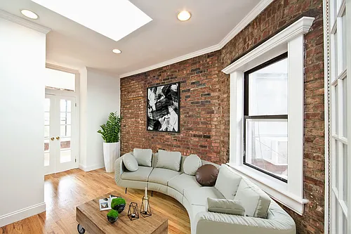 15 Essex St #21 Photo 1