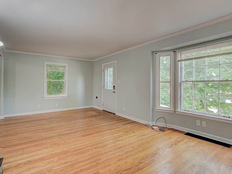 5043 Boulevard Pl — Photo 8