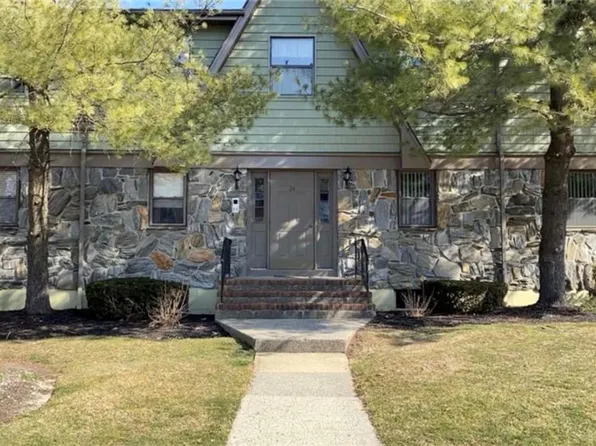 24 Milford Ln, Suffern, NY 10901