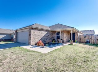 9900 Copperhead Rd, Yukon, OK 73099