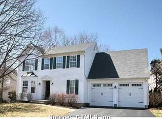 10 Chestnut Ln, Milford, CT 06461