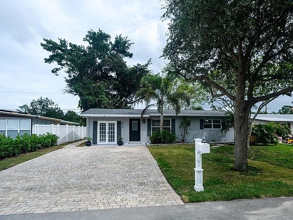 3rd image of 872 Balfrey Drive S