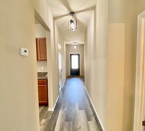 3rd image of 360 NE 17th Pl
