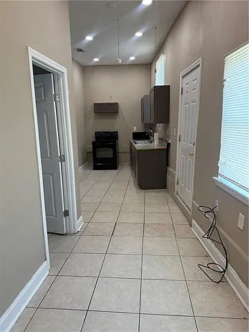 1 bed, 1.0 bath, 500 sqft, $1,000 — Photo 2