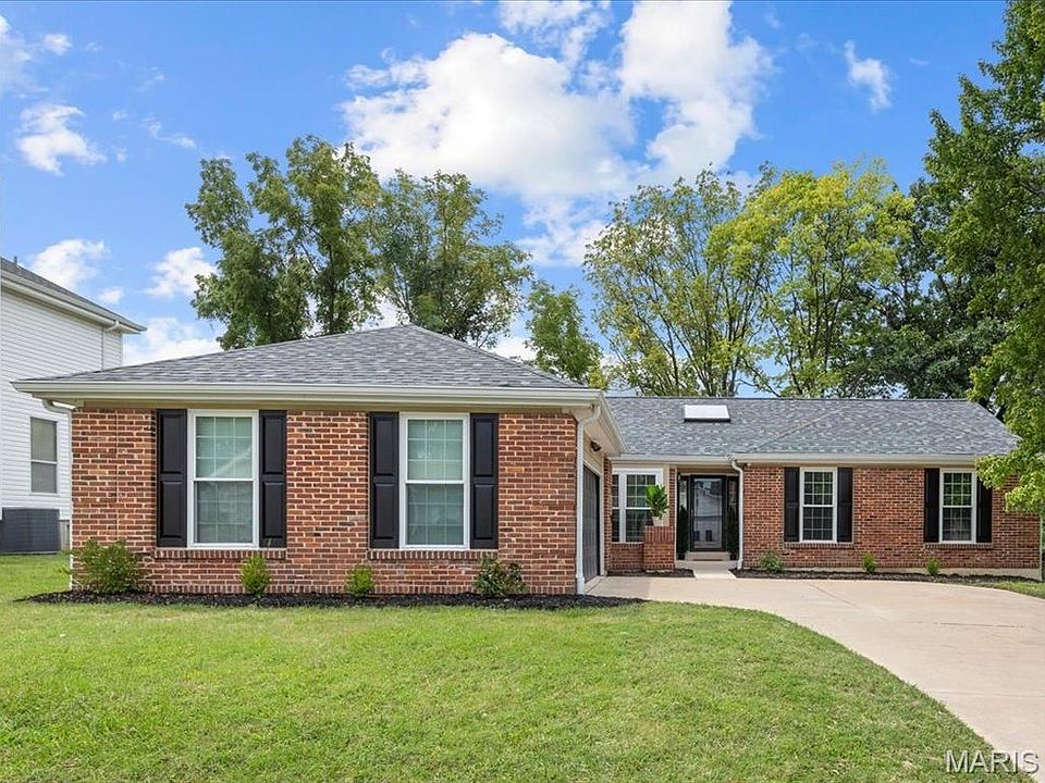 1st image of 6 Shadow Creek Dr