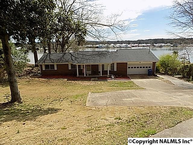 1st image of 130 Lakeshore Dr