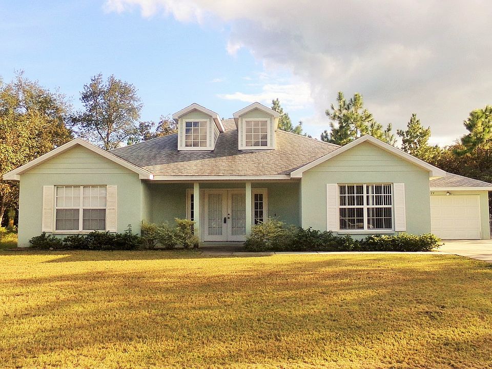 ROYAL HIGHLANDS - 4 BEDROOM!