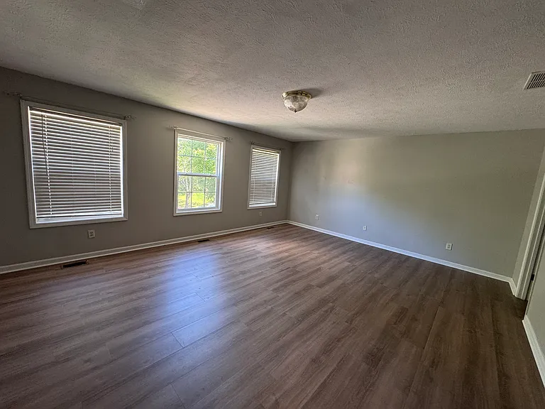 2101 Sovereign Ln — Photo 12