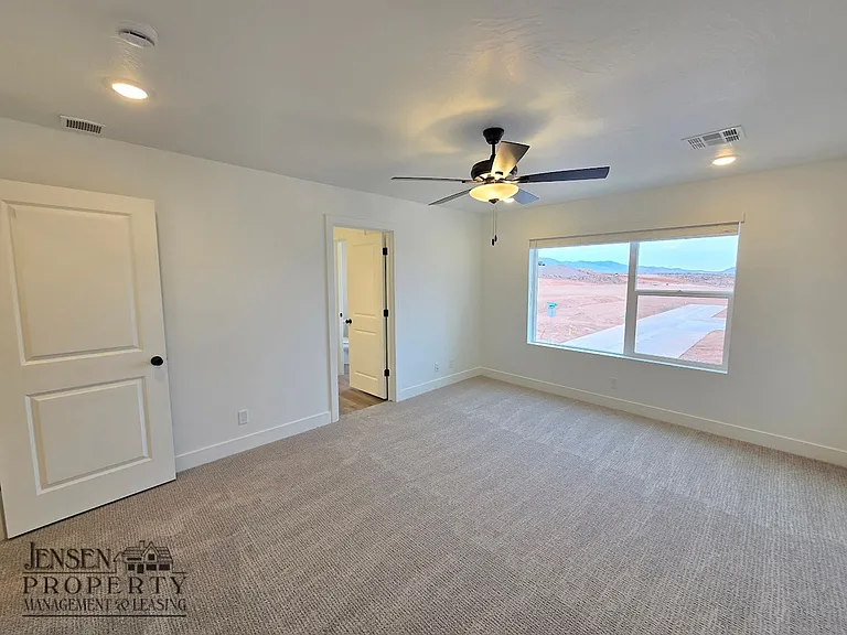 915 W Boxthorn Dr — Photo 17