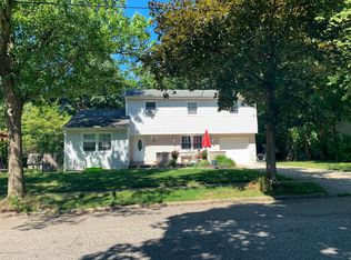 90 Albany Ave, Pompton Lakes, NJ 07442