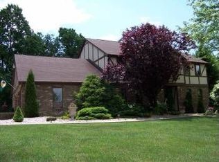 1000 Blueberry Dr, Apollo, PA 15613