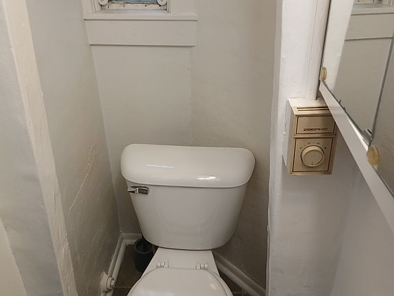 5th image of 215 Oakley Pl NE Unit 3