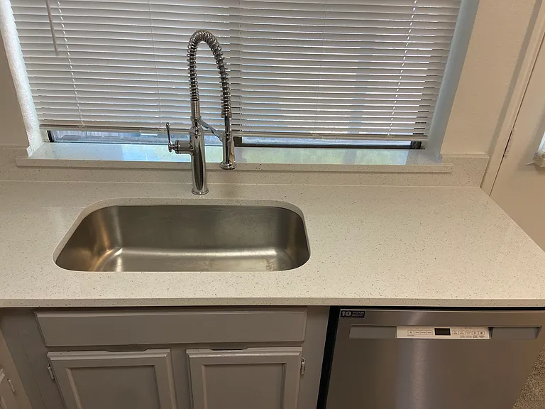 219 Meadow Ct #B — Photo 5