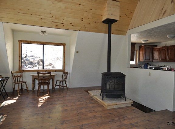 4th image of 609 Matterhorn Cir N