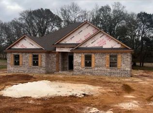 4 Refuge Ct, Wetumpka, AL 36092