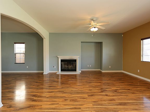 3rd image of 16556 Montgomery Ct