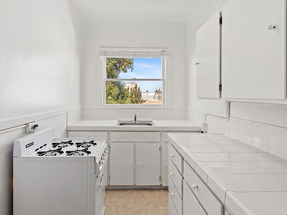 5th image of 2040 Jefferson St APT 304