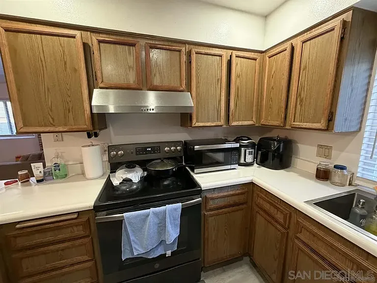 1512 Concord Way #A — Photo 5