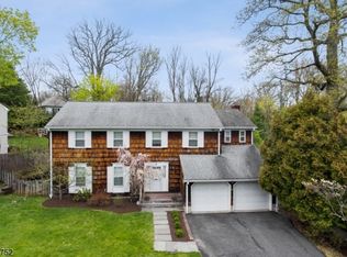 15 E Hartshorn Dr, Short Hills, NJ 07078