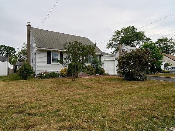 2nd image of 161 Van Buren Street