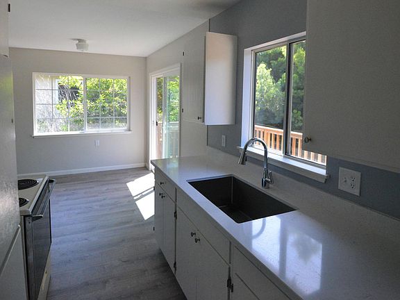 5th image of 419 S Pastoria Ave