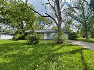 311 Edgebrook Dr, Champaign, IL