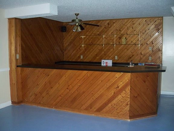 5th image of 23148 Hamlet Ln