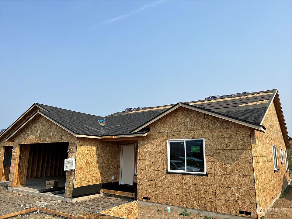 2nd image of 2435 SE 3rd Street