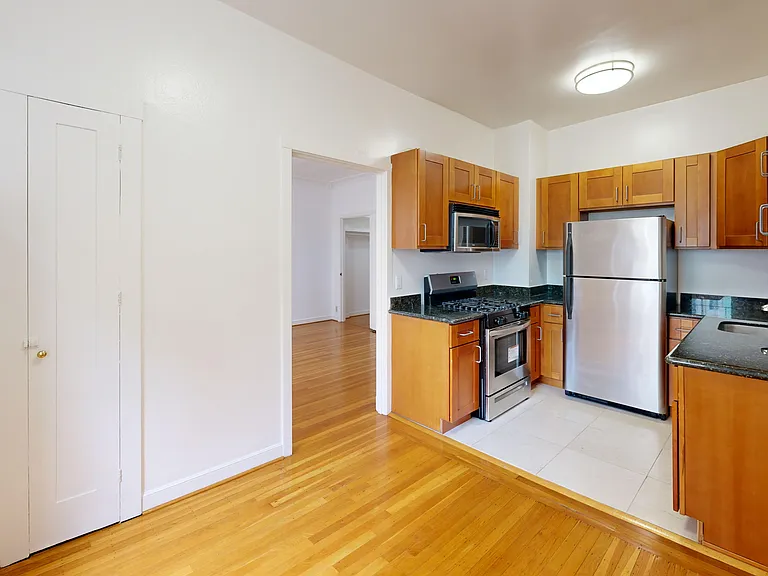 1735 Van Ness Avenue — Photo 21