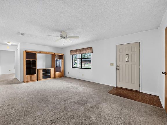 3rd image of 610 FOURTH AVENUE